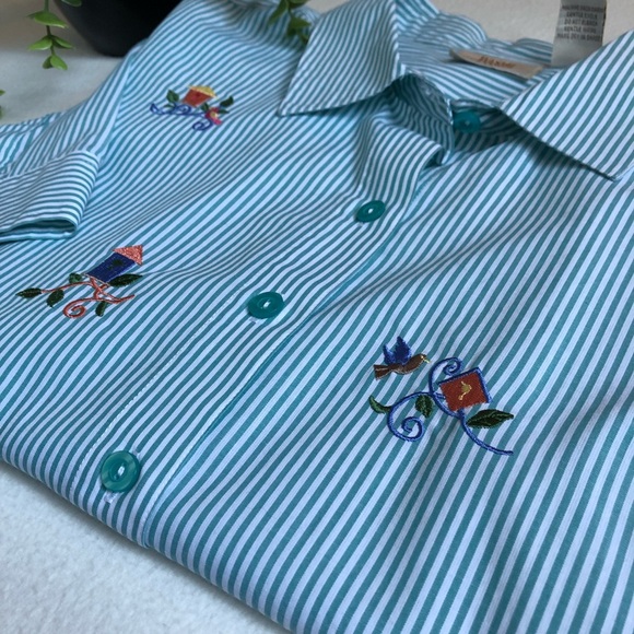 Baxter & Wells birdhouse embroidery button-up 3/4 sleeve blouse - size large - Picture 16 of 16